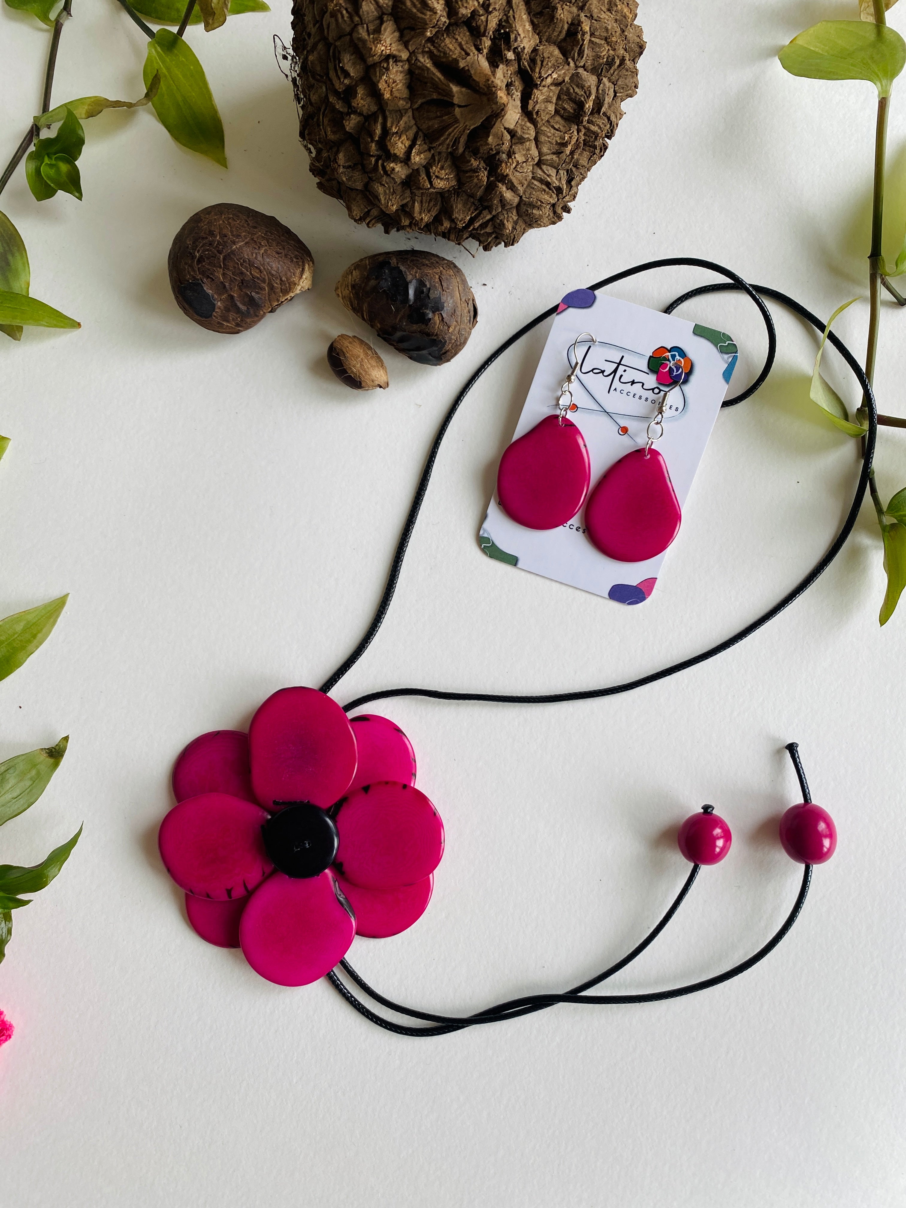 Margarita Tagua Necklace Set - Fuchsia Pink